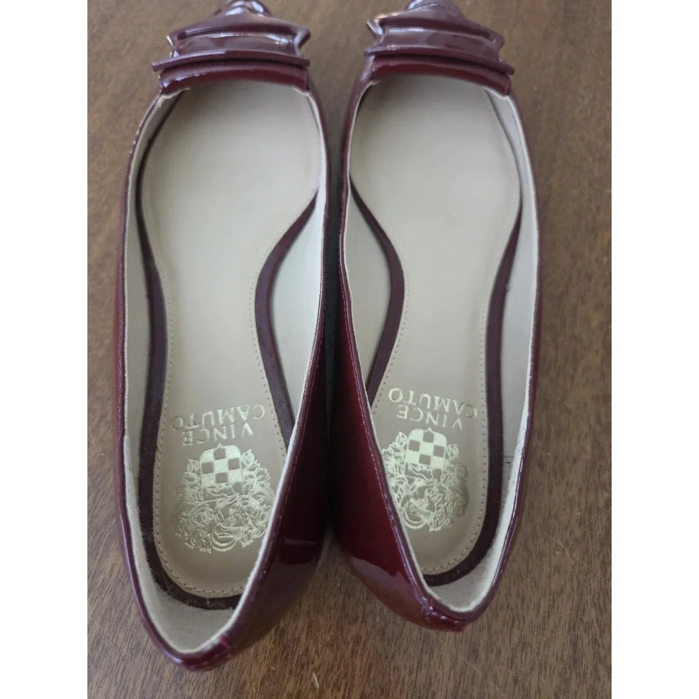 Vince Camuto Patent Leather Flats Women's‎ 8 Old Money Red Buckle Glossy Smart
